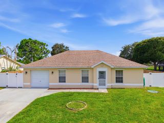 5807 NW BURRI Court, Port St. Lucie, FL 34986
