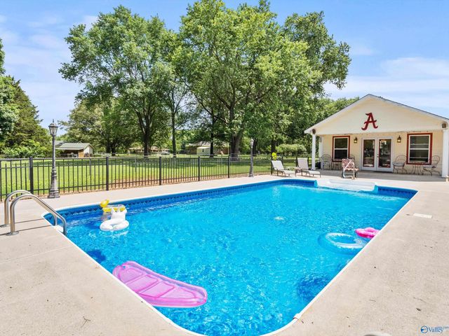 233 West Limestone Road, Hazel Green, AL 35750
