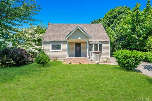 27 Yarnell Street, Brentwood, NY 11717