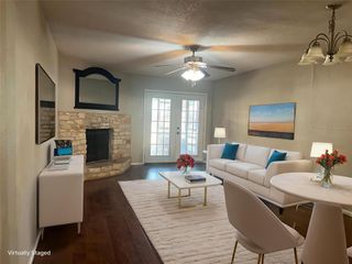 6900 Lovely LN, Austin, TX 78744