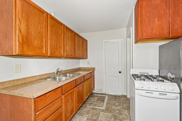 5448 Dupont Avenue N, Brooklyn Center, MN 55430