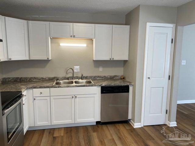 8225 Impala Ct, Pensacola, FL 32506