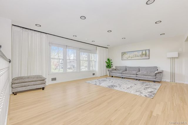 129 E Willow Tree Road, Spring Valley, NY 10977