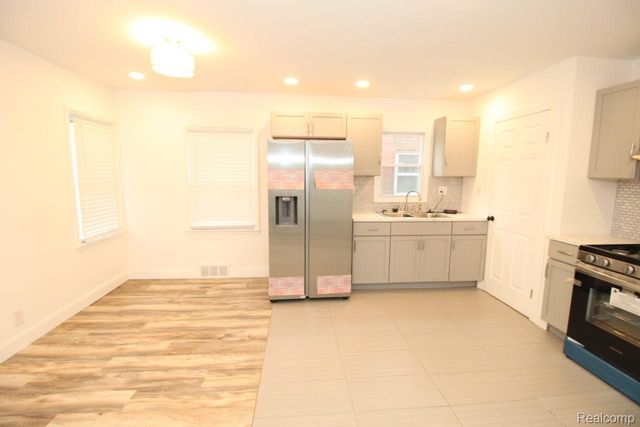 16873 Mansfield Street, Detroit, MI 48235