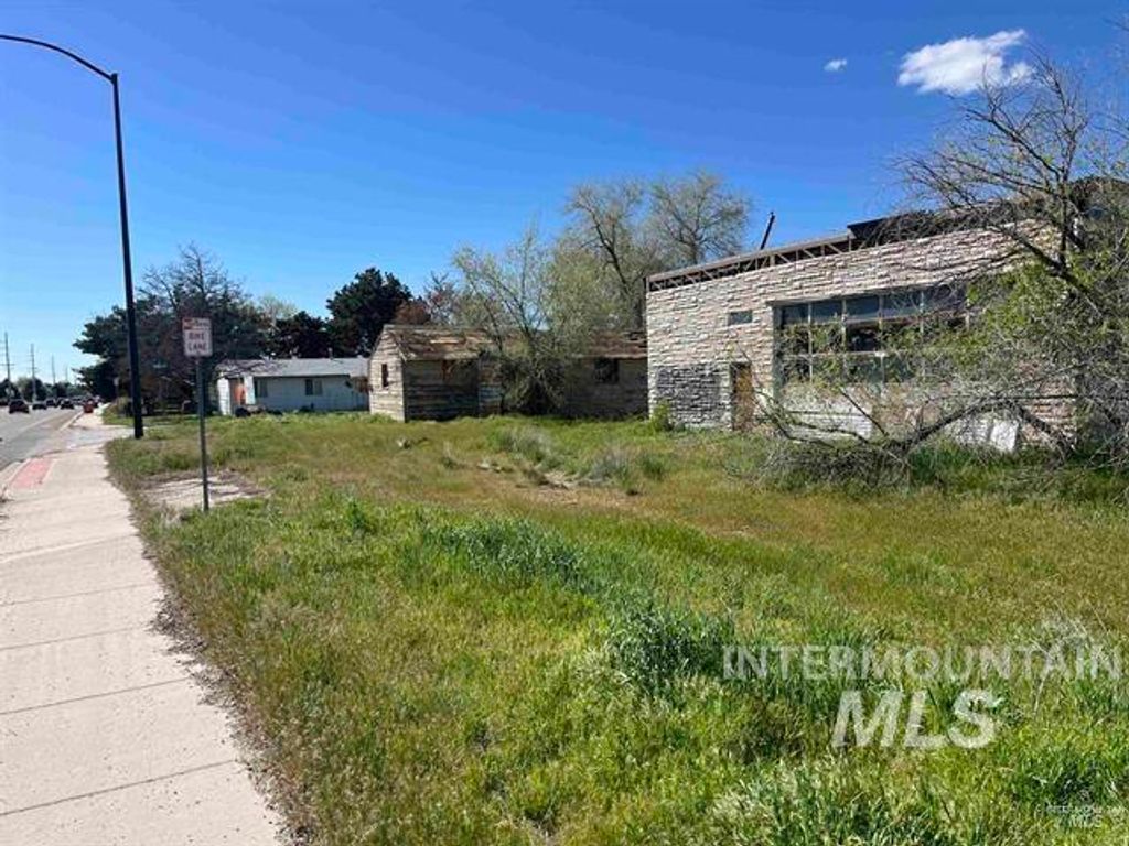 3970 E Overland Rd, Meridian, ID 83642