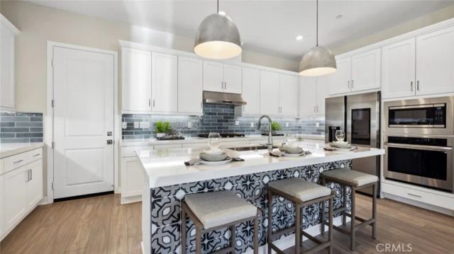 24530 Via La Sombrilla, Valencia, CA 91354