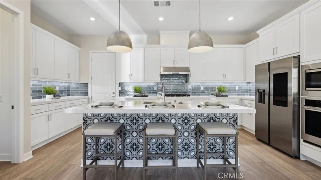 24530 Via La Sombrilla, Valencia, CA 91354