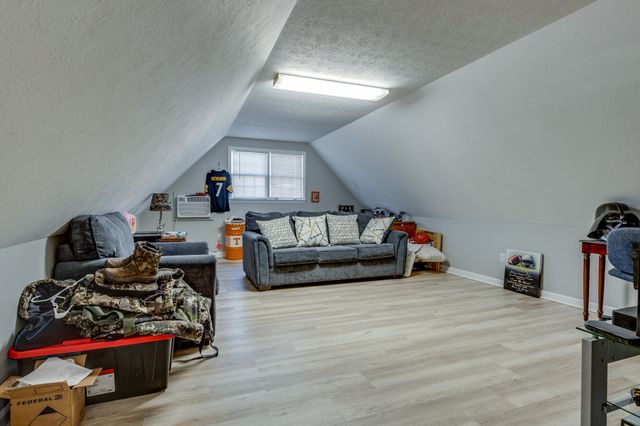 831 Columbia Hwy, Hohenwald, TN 38462