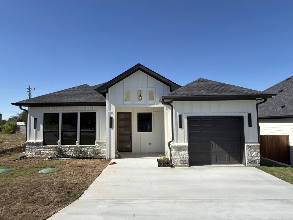 3414 Brazos River Drive, Granbury, TX 76048