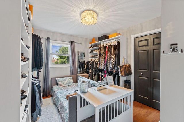 1235 Woodhollow Court, Schererville, IN 46375