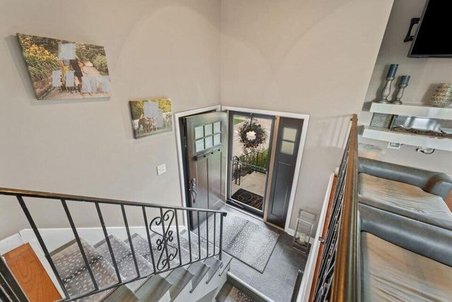 1235 Woodhollow Court, Schererville, IN 46375