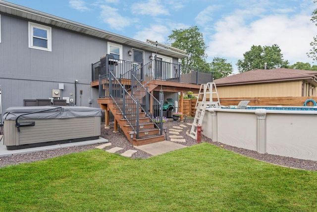 1235 Woodhollow Court, Schererville, IN 46375