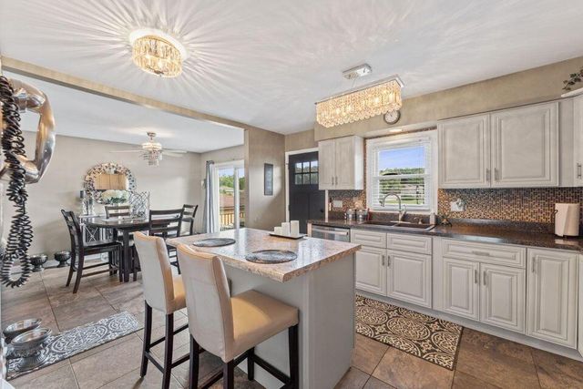 1235 Woodhollow Court, Schererville, IN 46375