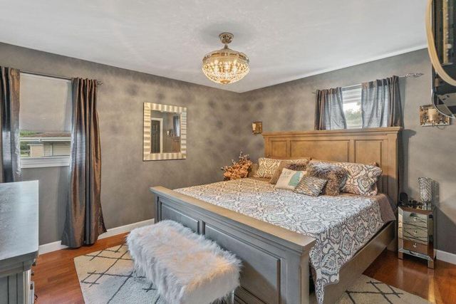 1235 Woodhollow Court, Schererville, IN 46375