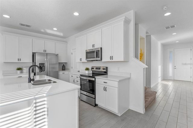 15605 JUNGLE ALLEY, Winter Garden, FL 34787