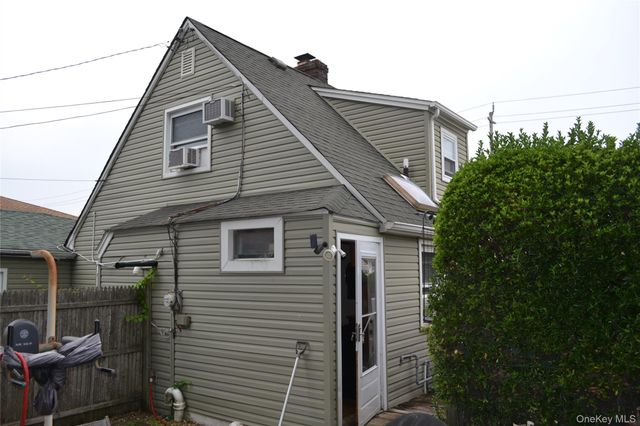 516 Long Beach Road, Island Park, NY 11558