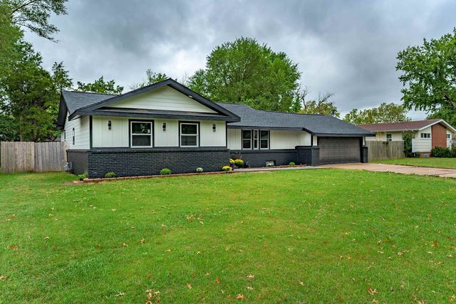 9301 W Birch Ln, Wichita, KS 67212