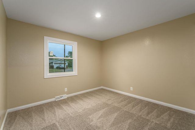 9301 W Birch Ln, Wichita, KS 67212