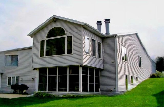 W4776 Potter ROAD, Elkhorn, WI 53121