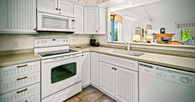 W4776 Potter ROAD, Elkhorn, WI 53121