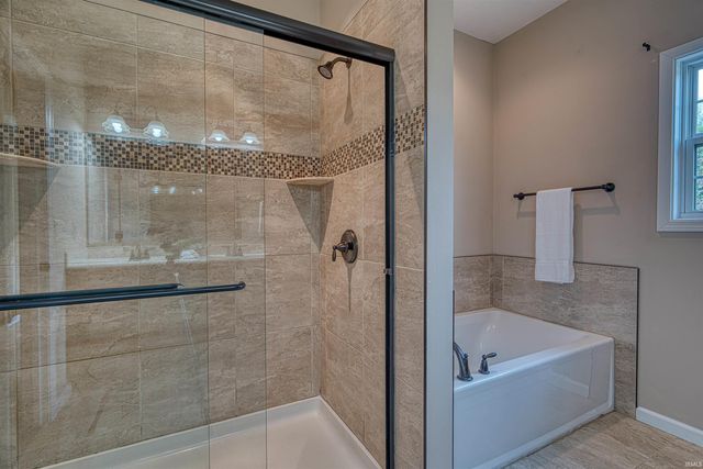 3749 Arbor Pointe Drive, Newburgh, IN 47630