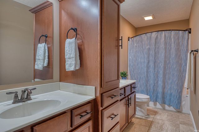 3749 Arbor Pointe Drive, Newburgh, IN 47630