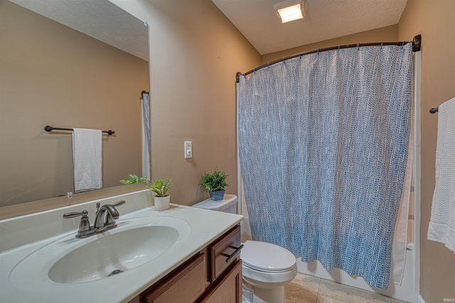 3749 Arbor Pointe Drive, Newburgh, IN 47630