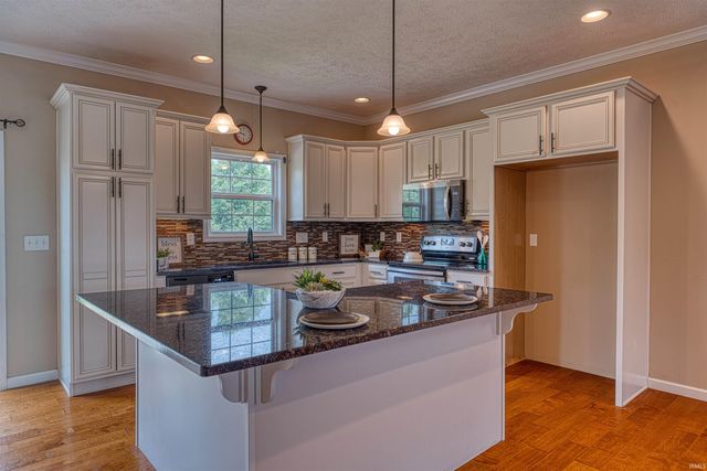 3749 Arbor Pointe Drive, Newburgh, IN 47630