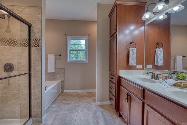 3749 Arbor Pointe Drive, Newburgh, IN 47630