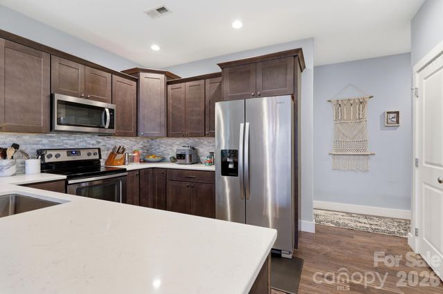 25 Linn Garden Lane, Swannanoa, NC 28778