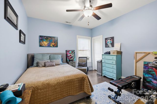 25 Linn Garden Lane, Swannanoa, NC 28778