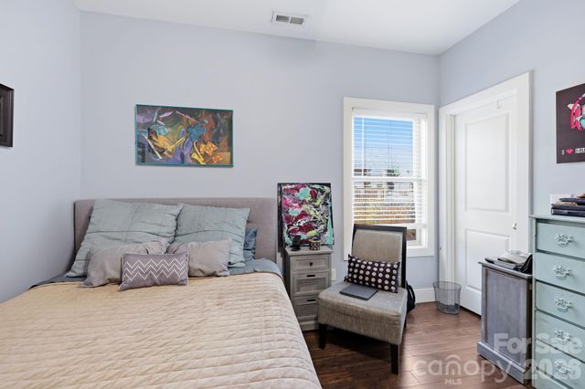 25 Linn Garden Lane, Swannanoa, NC 28778