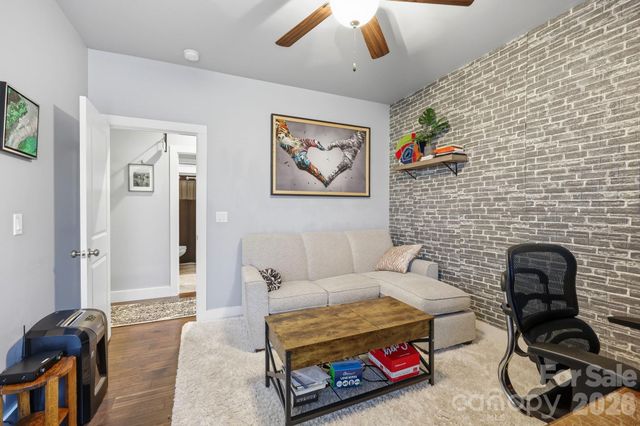25 Linn Garden Lane, Swannanoa, NC 28778