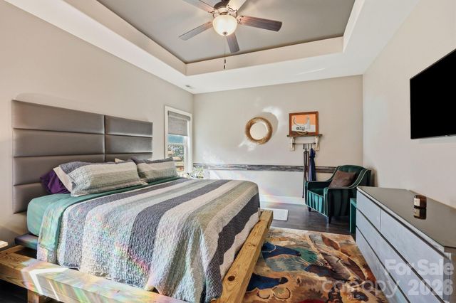 25 Linn Garden Lane, Swannanoa, NC 28778