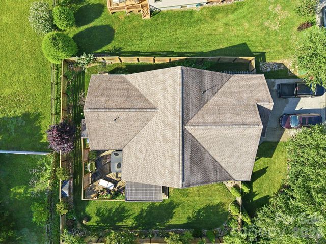 25 Linn Garden Lane, Swannanoa, NC 28778