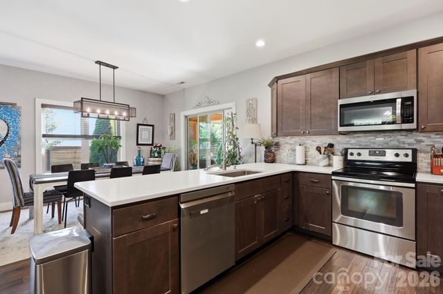25 Linn Garden Lane, Swannanoa, NC 28778