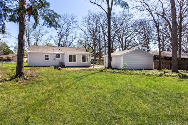 36777 Mulberry Street, Clinton Charter Township, MI 48035