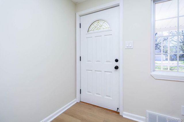 36777 Mulberry Street, Clinton Charter Township, MI 48035
