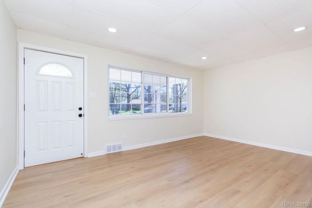 36777 Mulberry Street, Clinton Charter Township, MI 48035