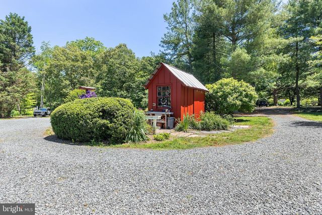 114 FRONT ST, Crumpton, MD 21628