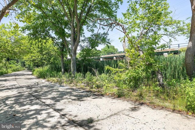 114 FRONT ST, Crumpton, MD 21628
