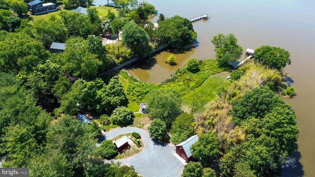 114 FRONT ST, Crumpton, MD 21628