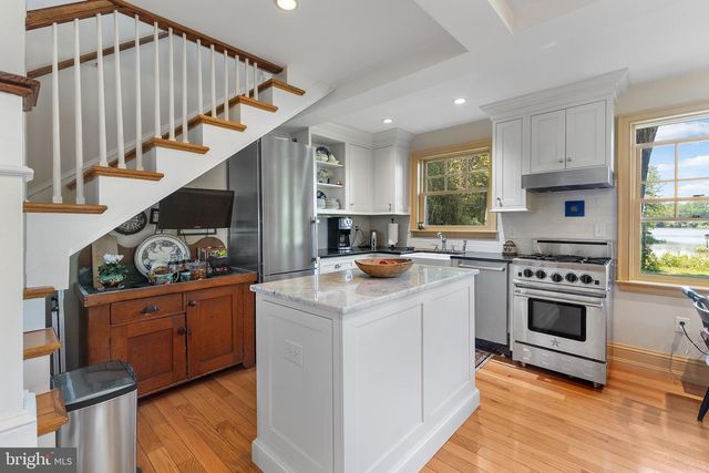 114 FRONT ST, Crumpton, MD 21628