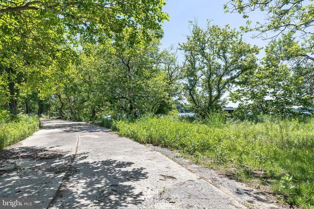 114 FRONT ST, Crumpton, MD 21628