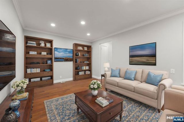 2339 Hudson Terrace D3, Fort Lee, NJ 07024