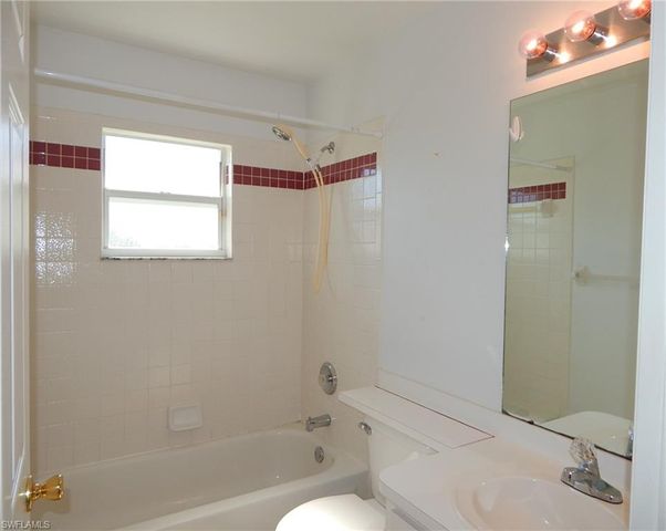 135 SE 29th ST, Cape Coral, FL 33904