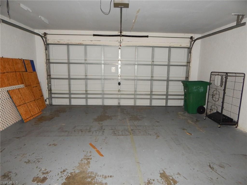 Image 15 of property listing at 135 SE 29th ST, Cape Coral, FL 33904