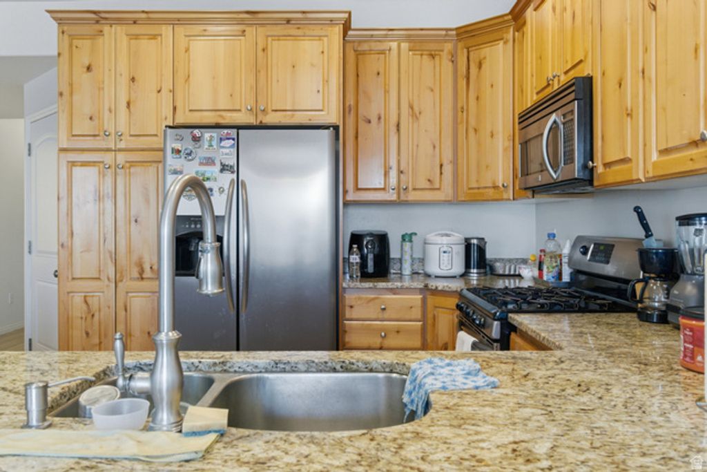 Image 6 of property listing at 1158 W 1580 N, Orem, UT 84057
