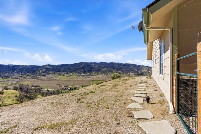 27100 Barkes, Tehachapi, CA 93561