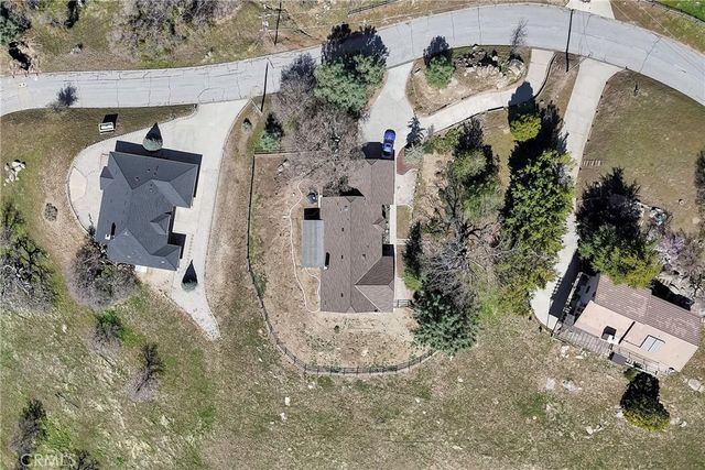 27100 Barkes, Tehachapi, CA 93561